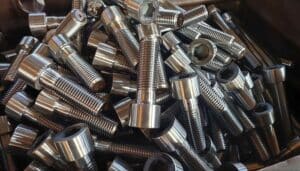 مقایسه تأثیر طراحی رزوه و استانداردهای DIN و ISO بر اتصالات پیچ و مهره